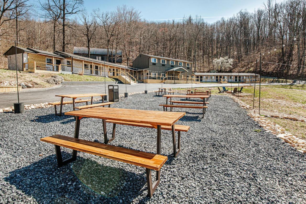 Grey Pine Lodge Waynesboro Quarto foto